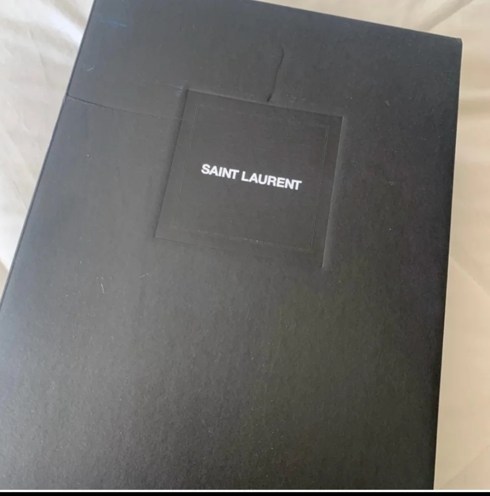 Saint Laurent Men's Black and Red High-Top Sneakers - Picture 2 of 7